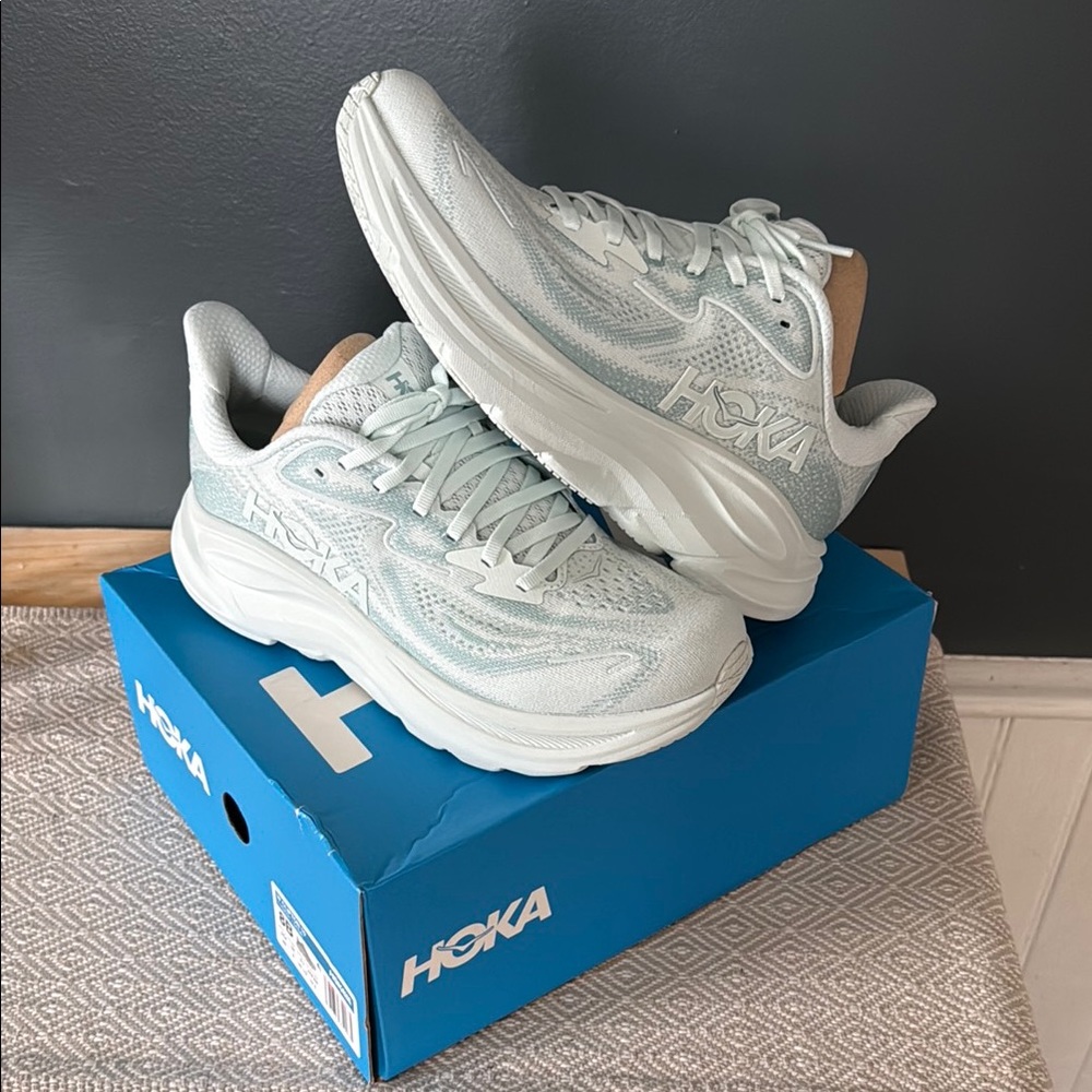 Hoka Clifton 10 US W 8